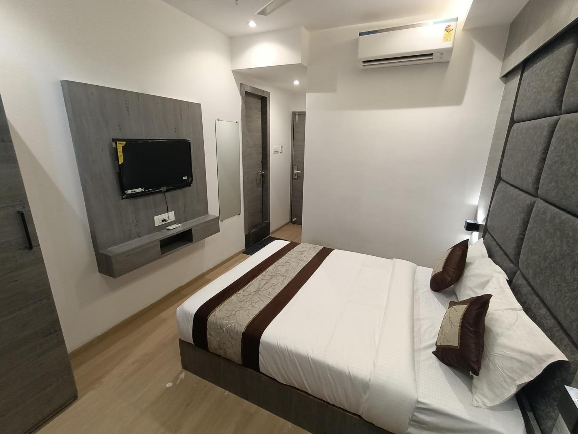 Hotel Beverly Palace Santacruz - Near Bkc - Mumbai Airport T1 Экстерьер фото