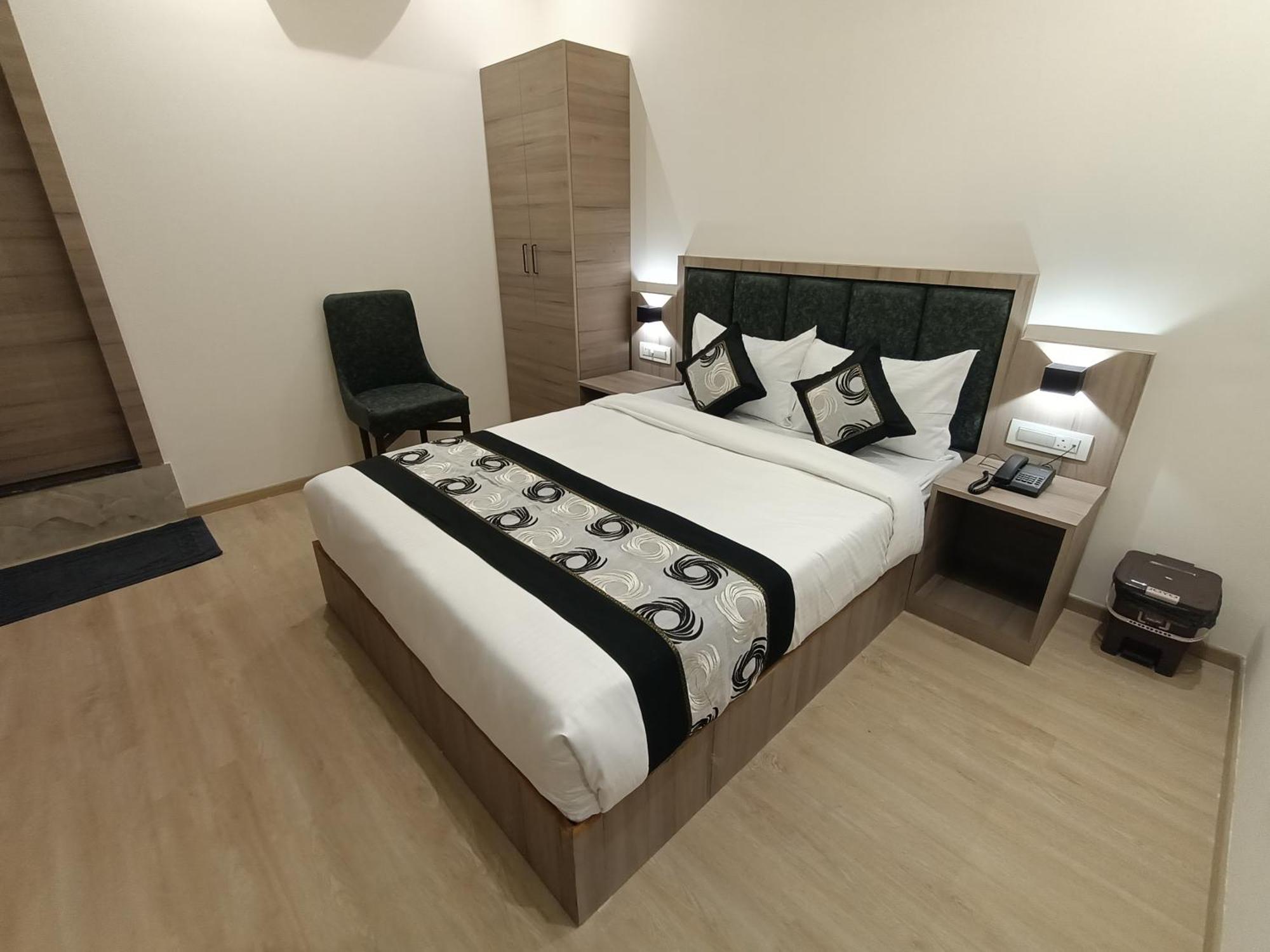 Hotel Beverly Palace Santacruz - Near Bkc - Mumbai Airport T1 Экстерьер фото