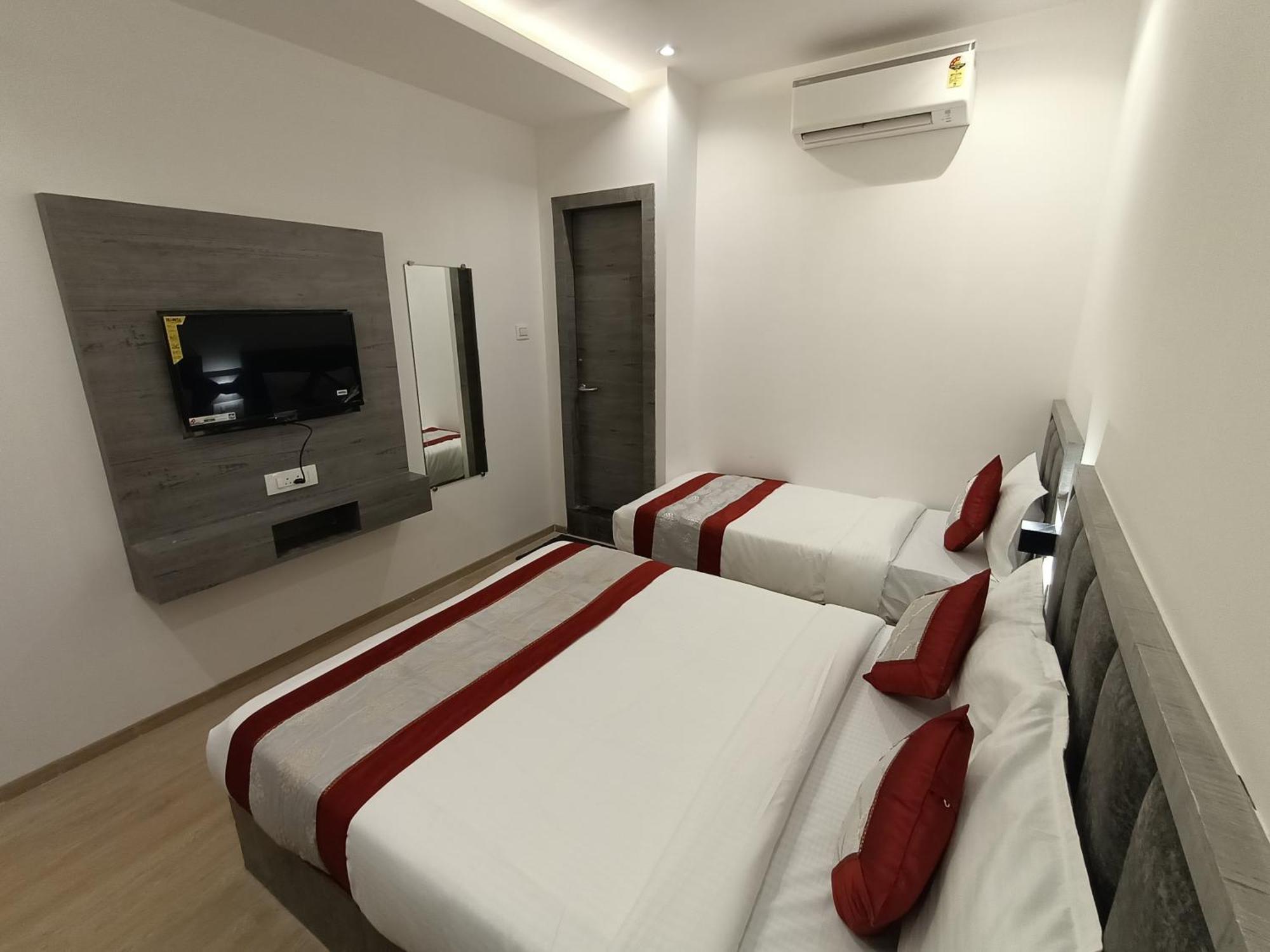 Hotel Beverly Palace Santacruz - Near Bkc - Mumbai Airport T1 Экстерьер фото