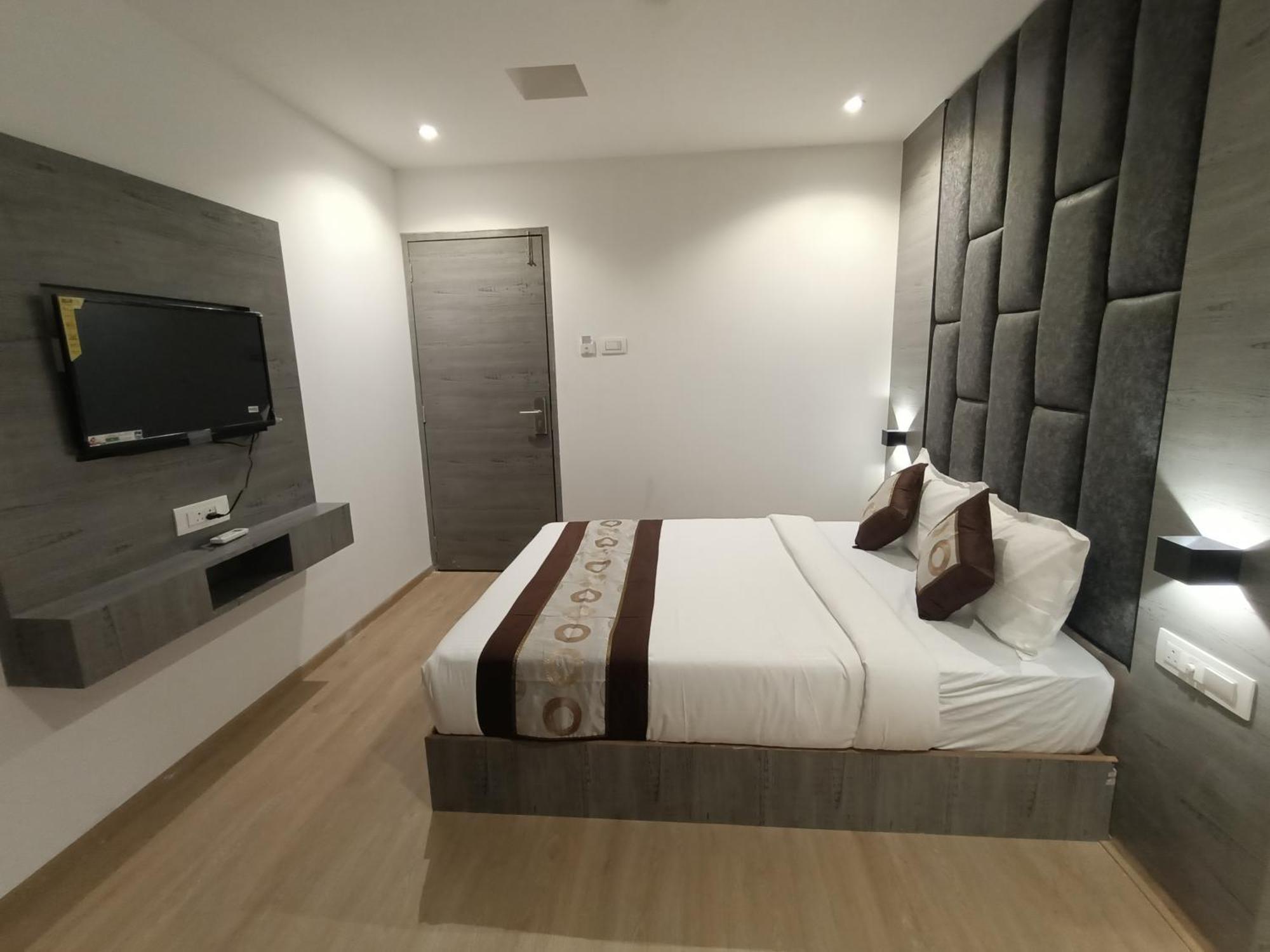 Hotel Beverly Palace Santacruz - Near Bkc - Mumbai Airport T1 Экстерьер фото