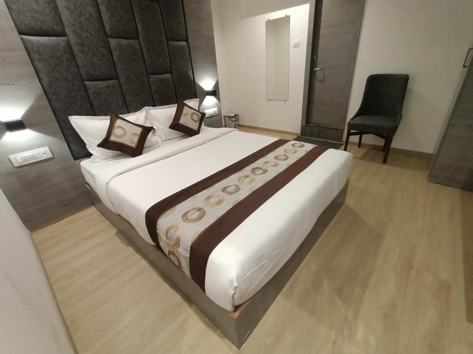 Hotel Beverly Palace Santacruz - Near Bkc - Mumbai Airport T1 Экстерьер фото