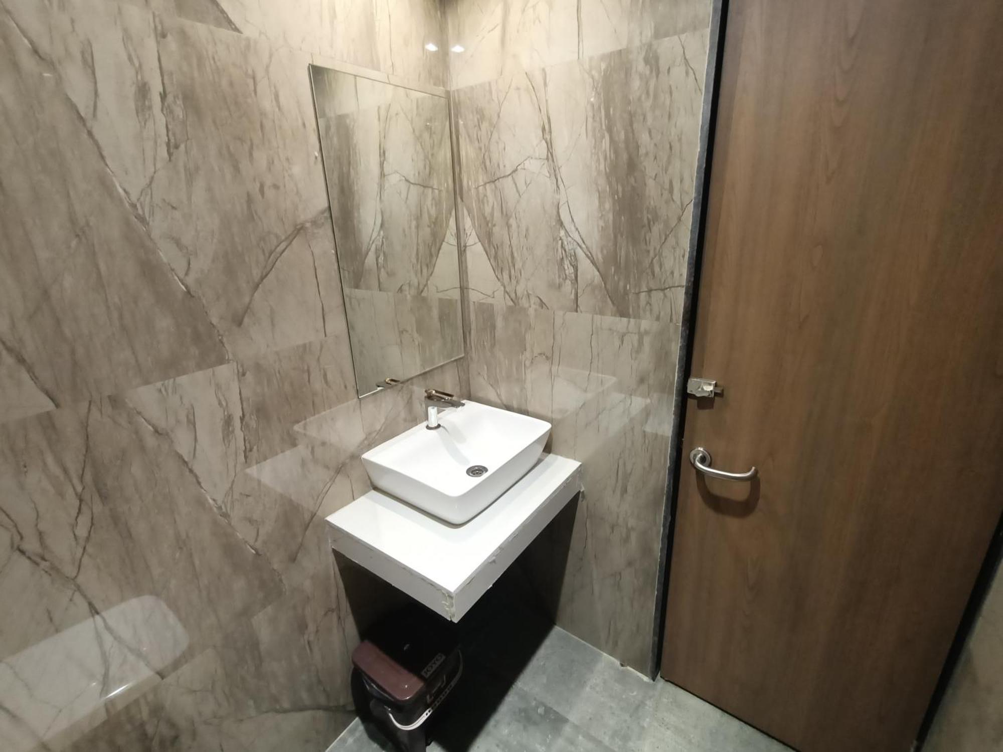 Hotel Beverly Palace Santacruz - Near Bkc - Mumbai Airport T1 Экстерьер фото