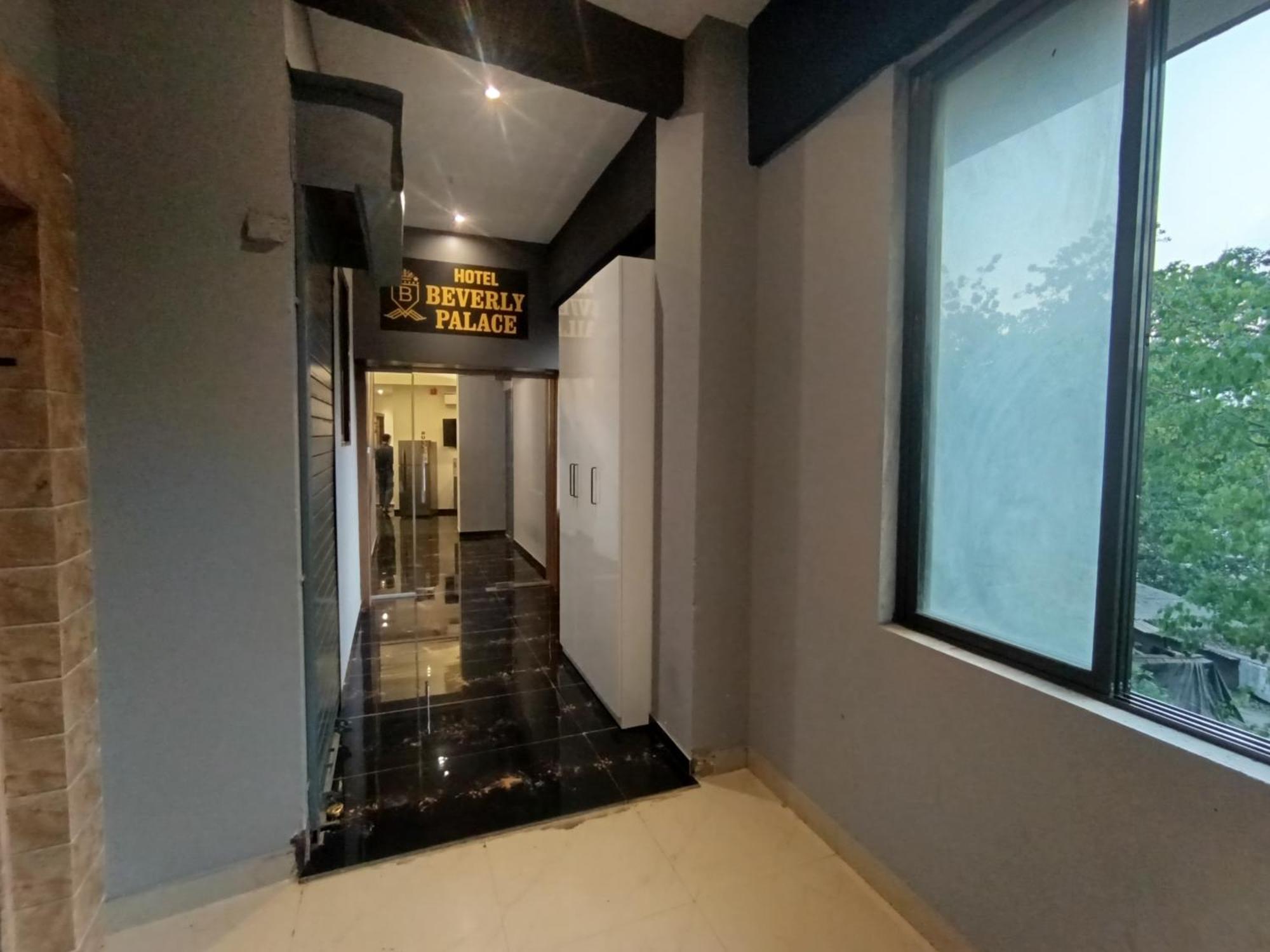 Hotel Beverly Palace Santacruz - Near Bkc - Mumbai Airport T1 Экстерьер фото